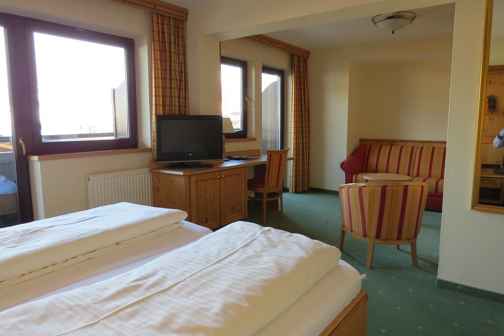 Hotel Roesslwirt Kirchberg in Tirol Pokój zdjęcie